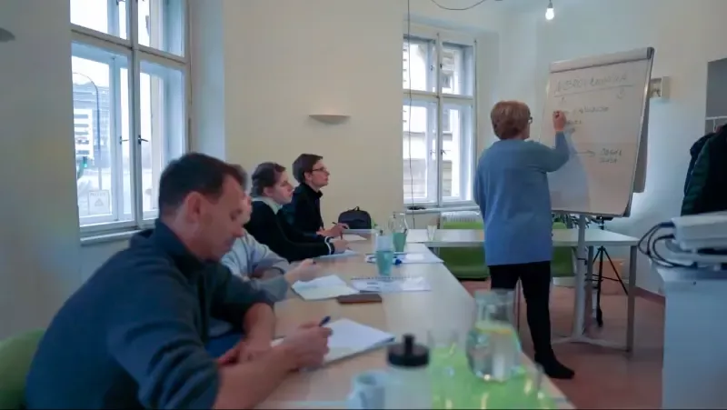 NAUČTE SE POMÁHAT SOBÉ I OSTATNÍM